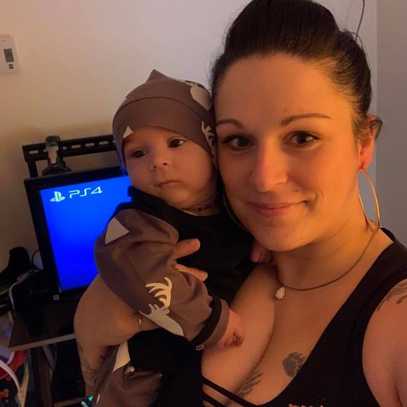 Meet your Posher, Cindy - Picture 1 of 1